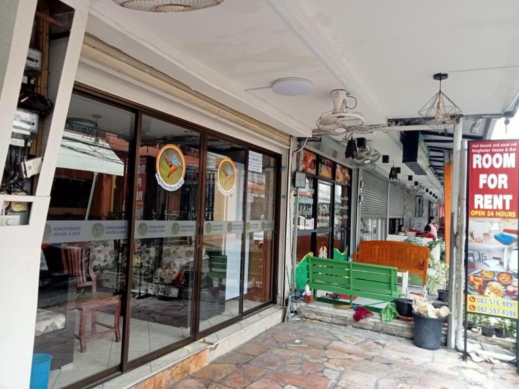 Kingfisher House And Bar Pattaya Bagian luar foto